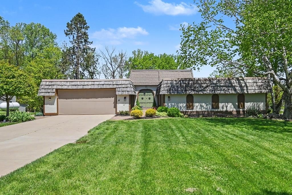 Single Family 4BR 3BA - 2884 Clearview Drive, Lexington, OH