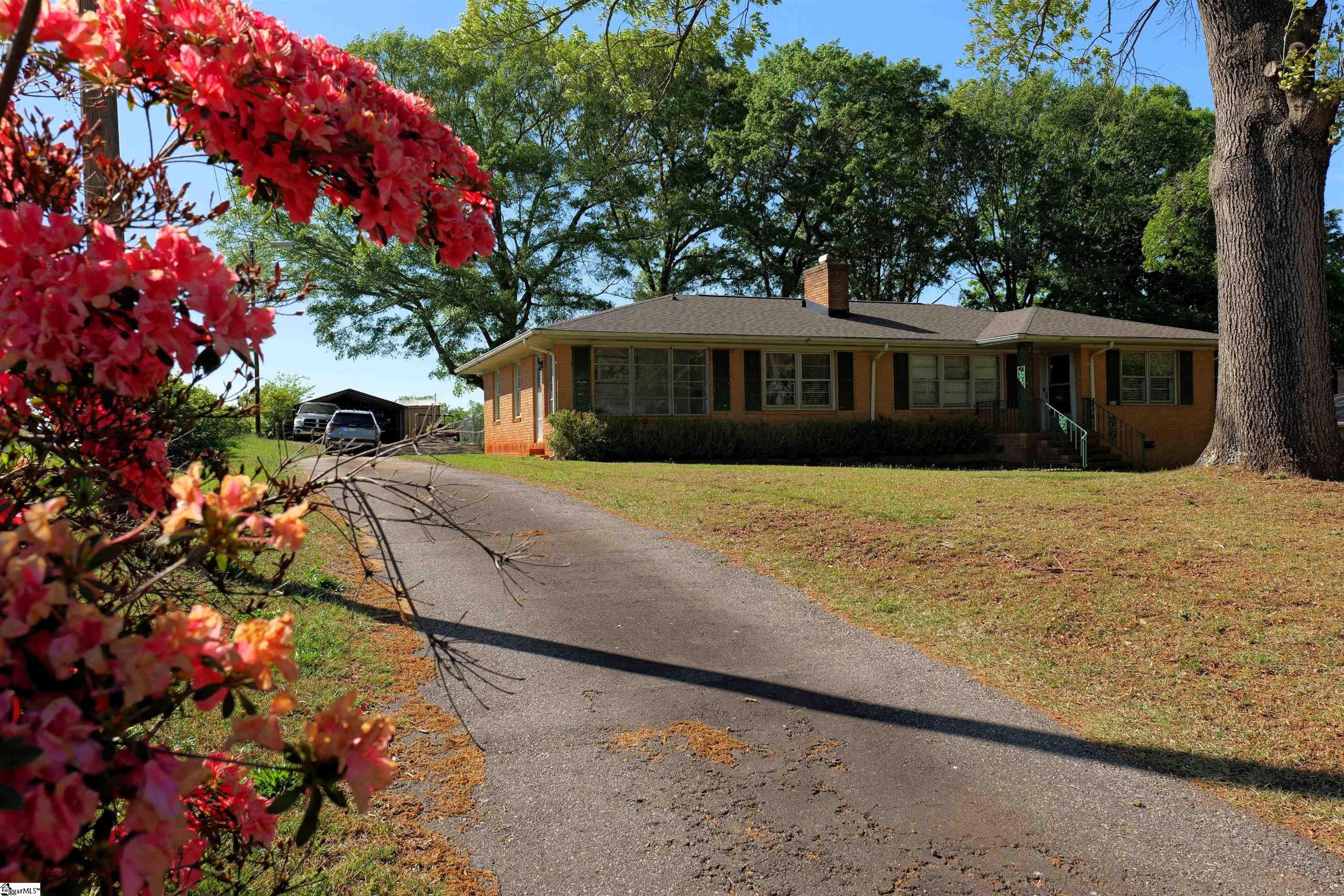 Single Family 3BR 1BA - 303 Inman Road, Lyman, SC