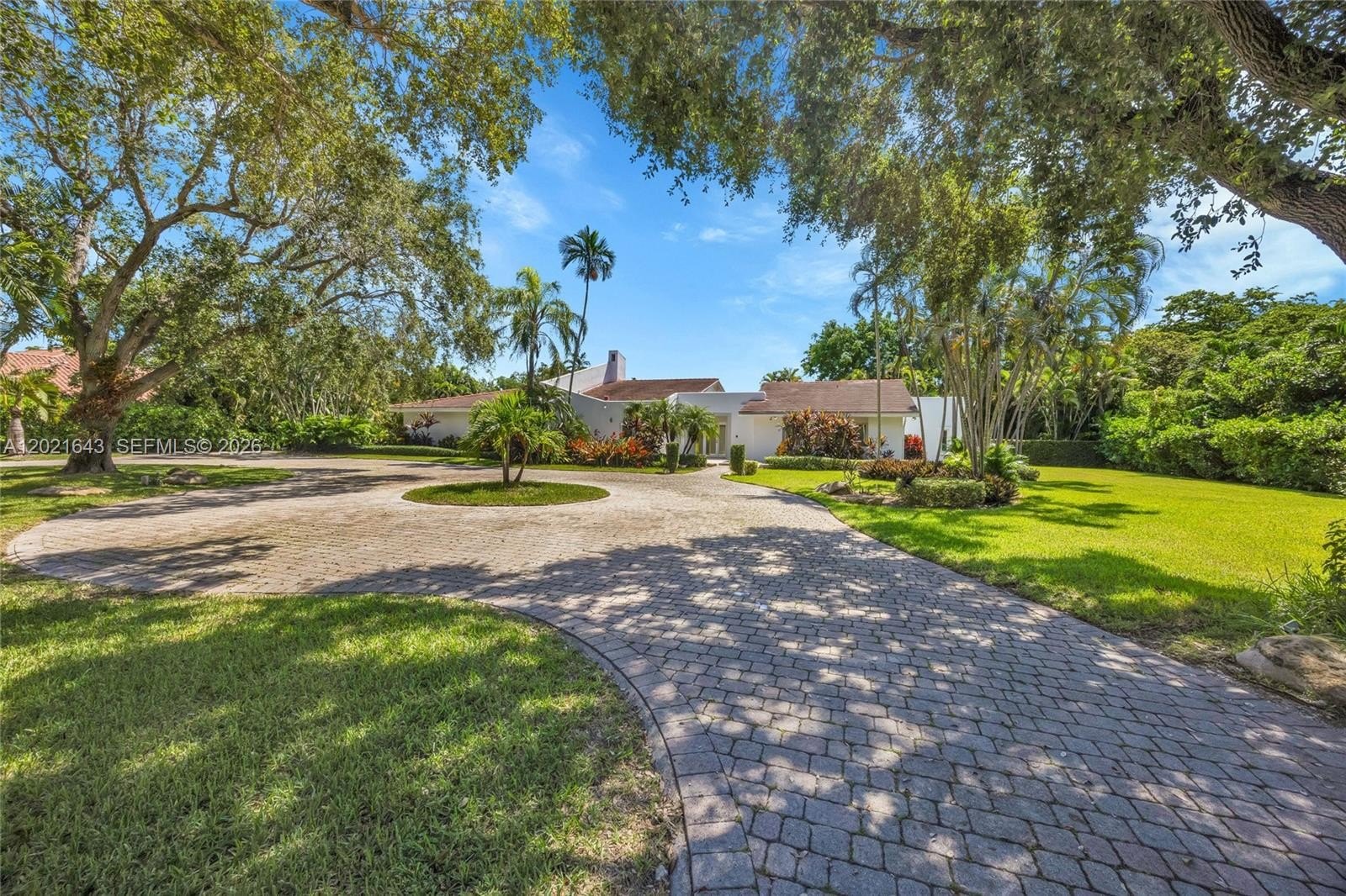 Single Family 5BR 4BA - 8303 Old Cutler Rd, Coral Gables, FL