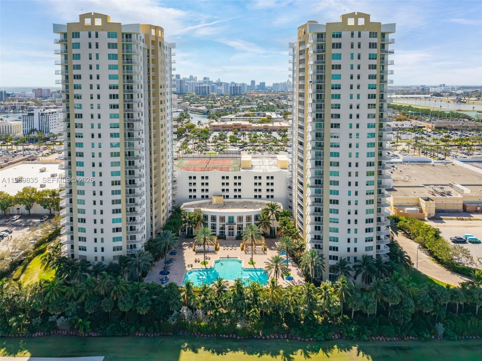 Condo 3BR 2BA - 1745 E Hallandale Beach Blvd, Hallandale  Beach, FL