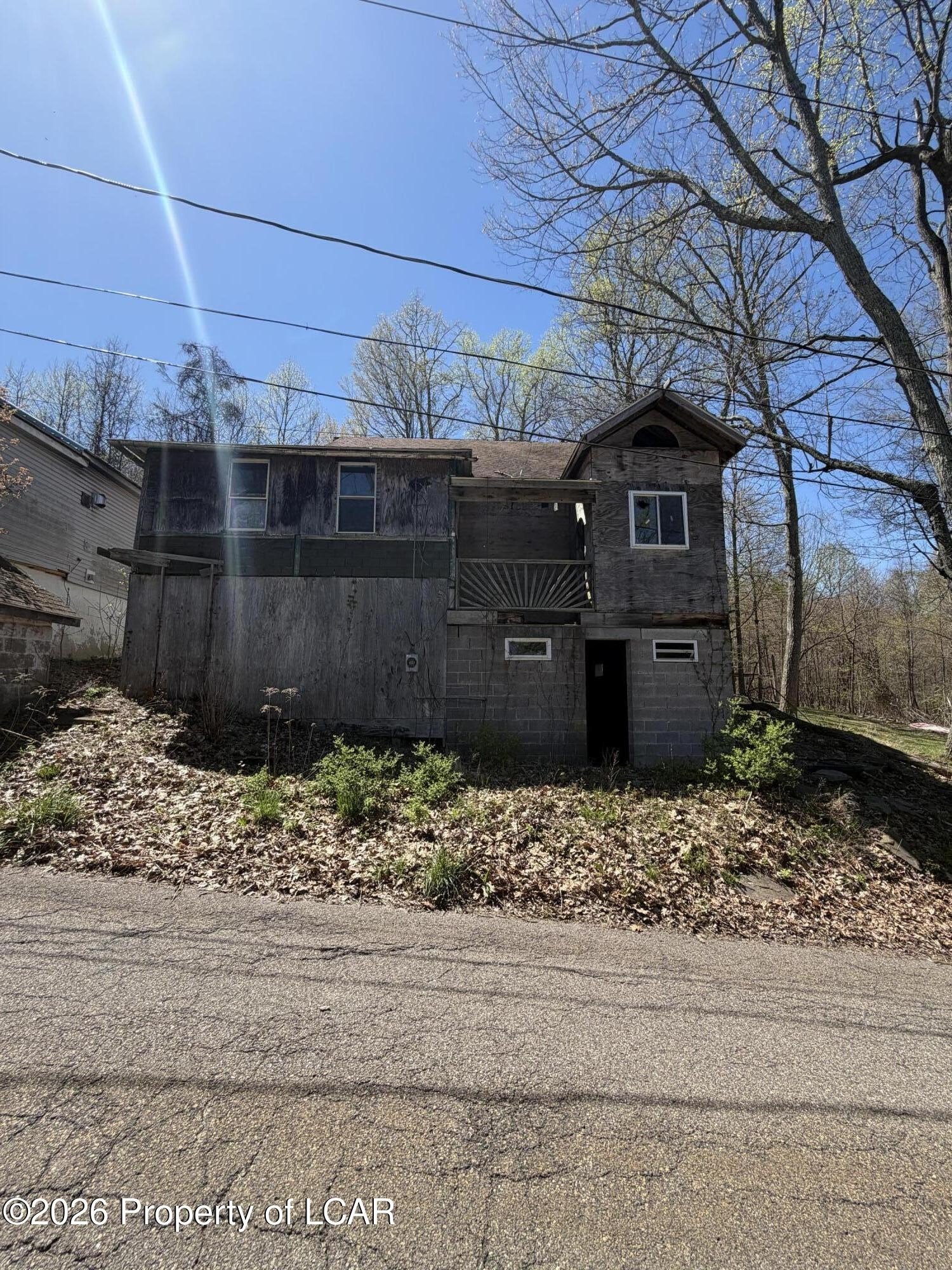 Single Family 3BR 1BA - 61 Trolley, Harveys Lake, PA