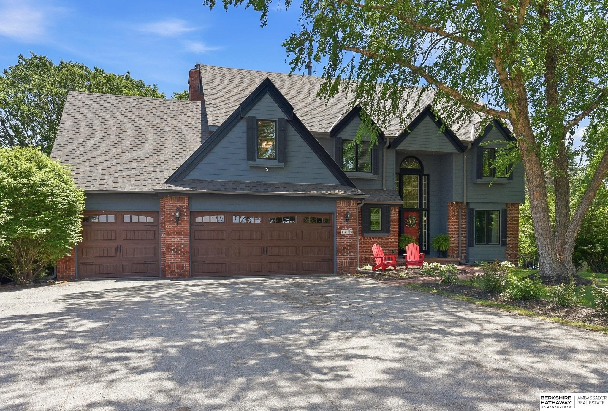 Single Family 4BR 4BA - 1415 Skyline Drive, Omaha, NE