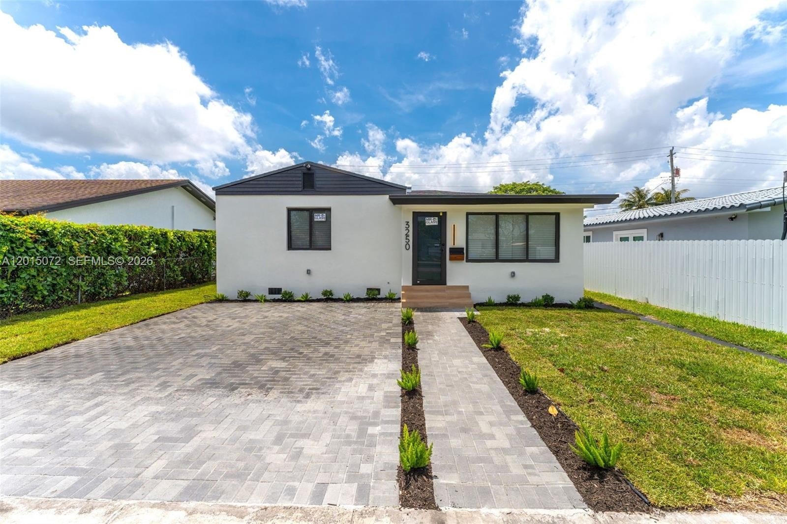 Single Family 3BR 2BA - 3250 SW 68th Ave, Miami, FL