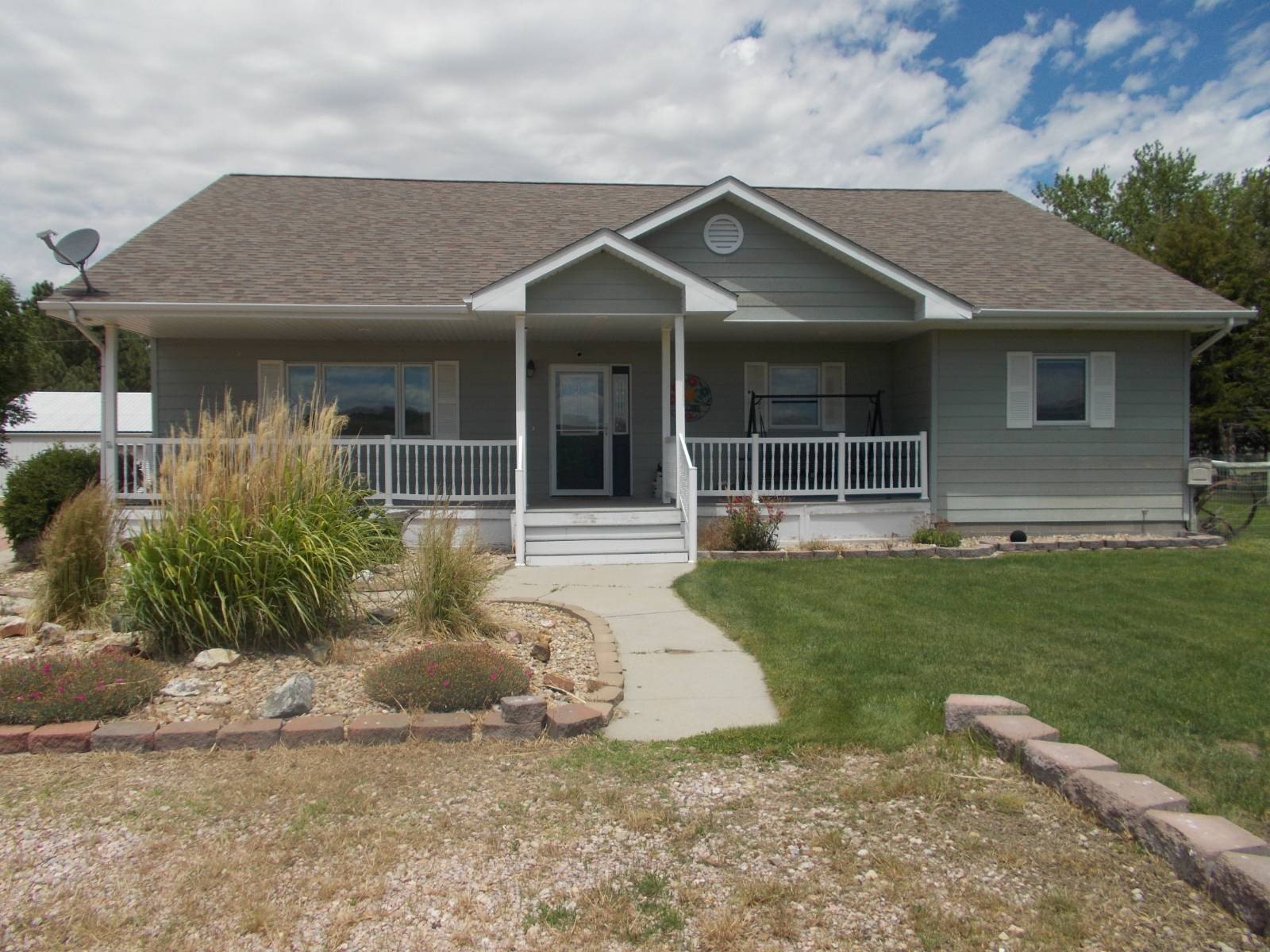 Single Family 3BR 2BA - 6122  Highway 20, Chadron,NE, NE