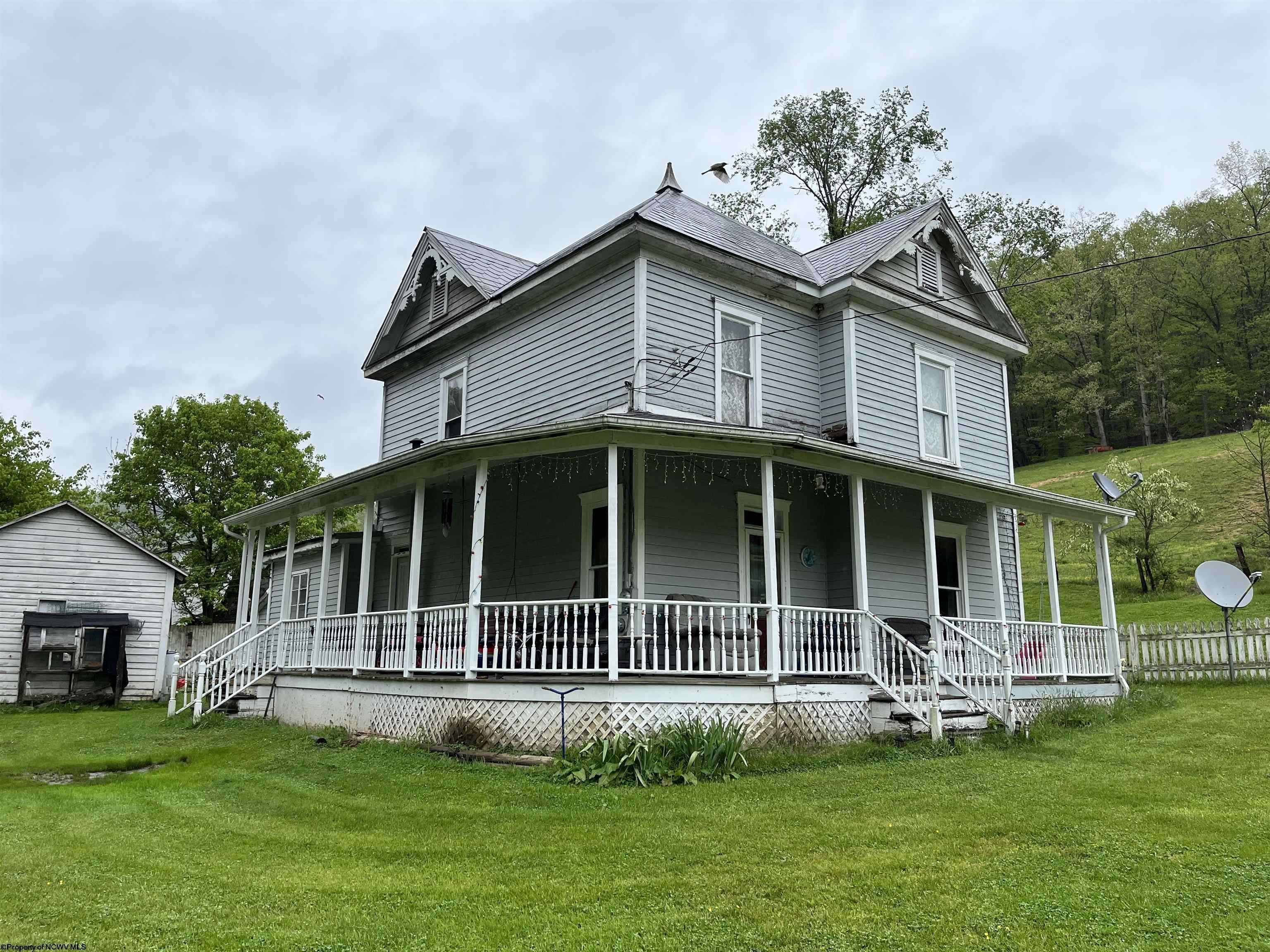 Single Family 3BR 2BA - 911 Wheeler Fork Road, Horner, WV