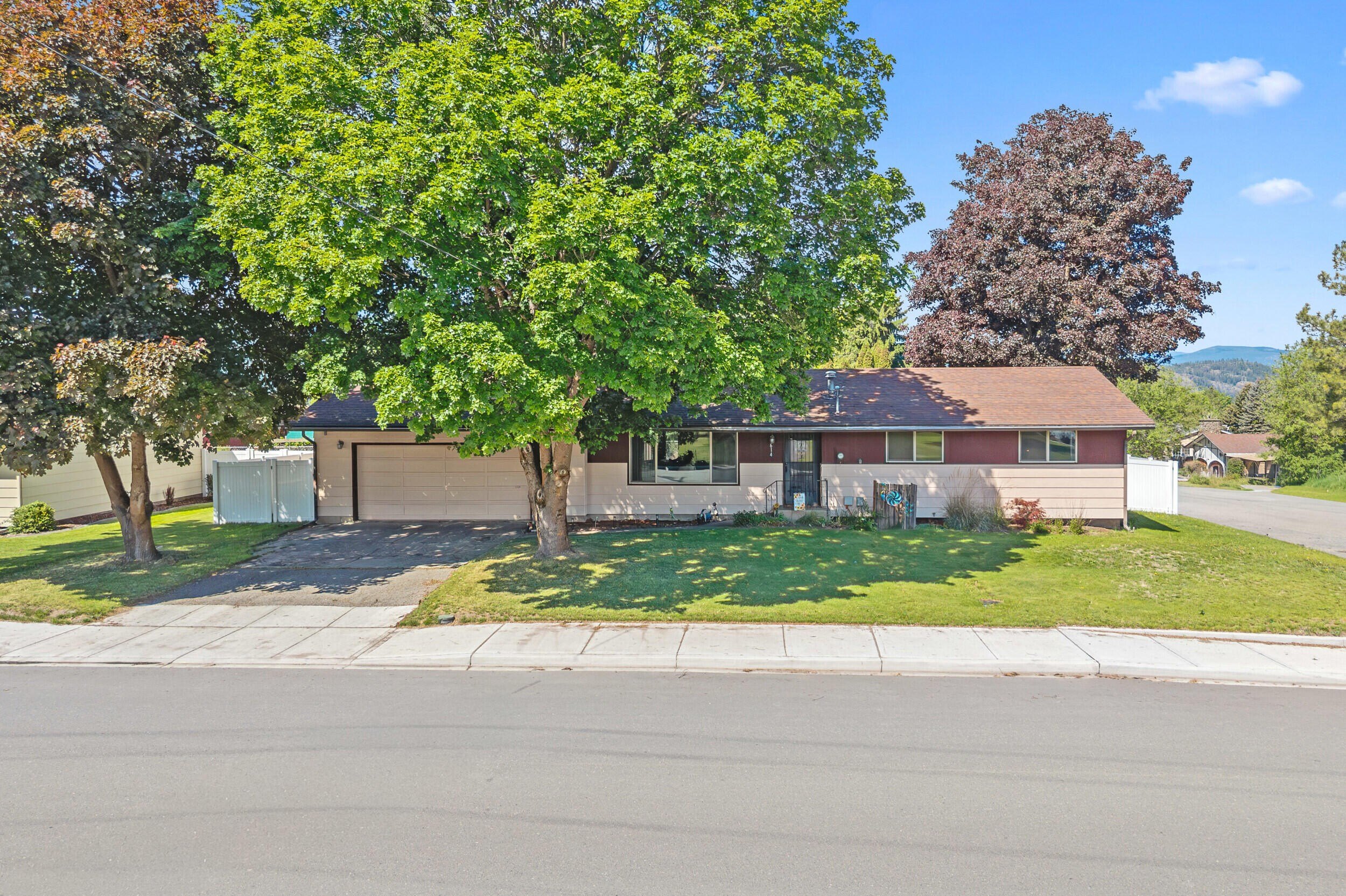 Single Family 3BR 3BA - 614 SUMMIT ST, COLVILLE, WA
