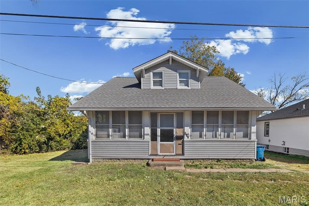 Single Family 3BR 1BA - 607 Milton Road, Alton, IL