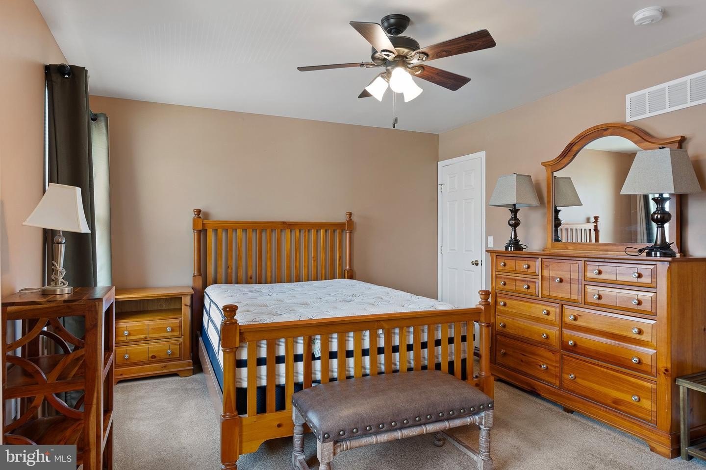 Single Family 3BR 3BA - 6 LOWER VALLEY LN, NEWARK, DE