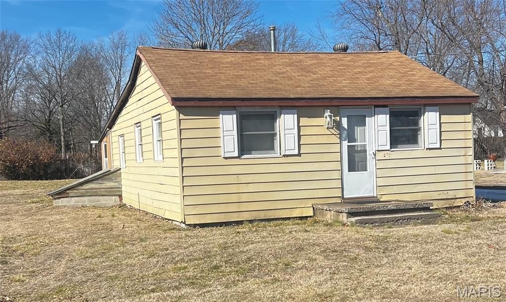 Single Family 2BR 1BA - 119 Douglas Street, O'Fallon, IL