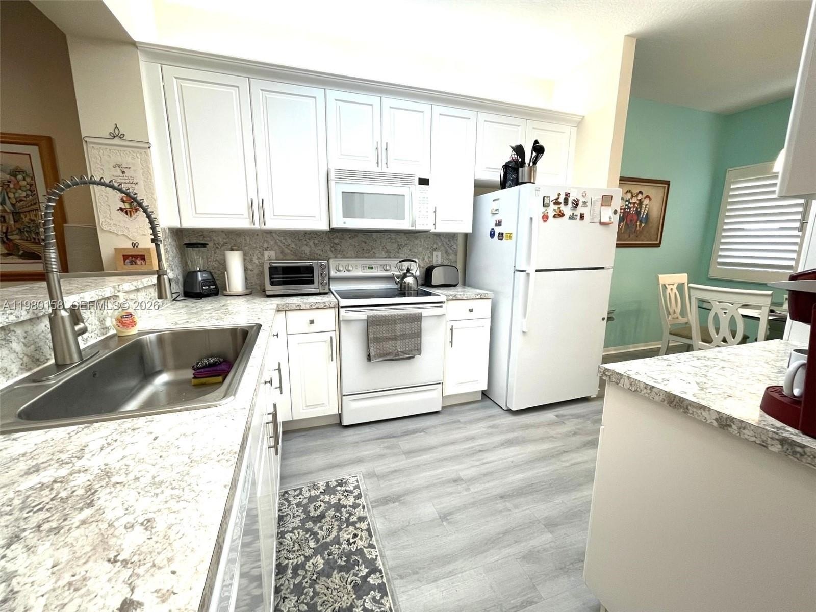 Condo 2BR 2BA - 7775 Yardley Dr, Fort Lauderdale, FL