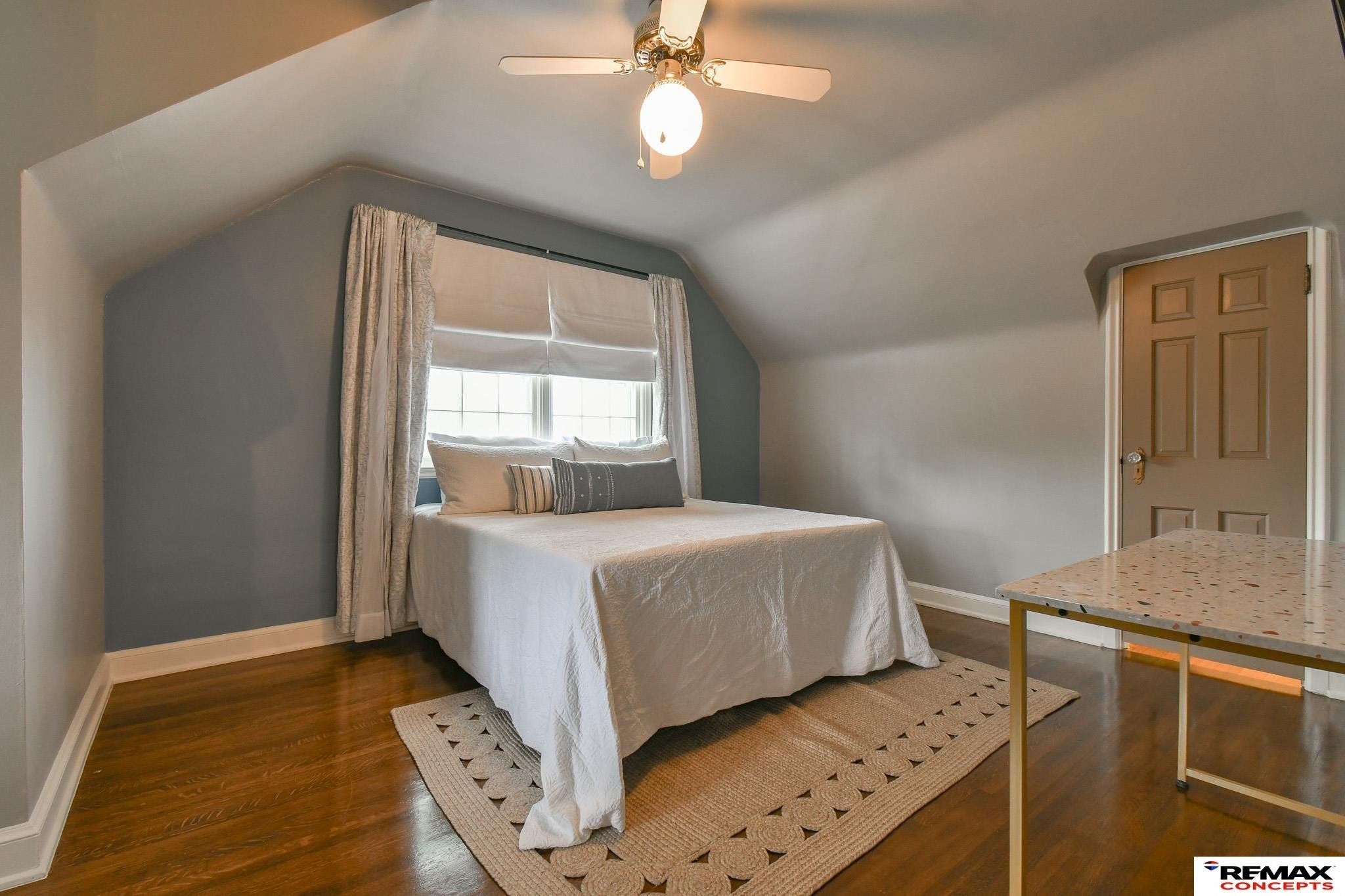 Single Family 2BR 2BA - 1833 Van Dorn Street, Lincoln, NE