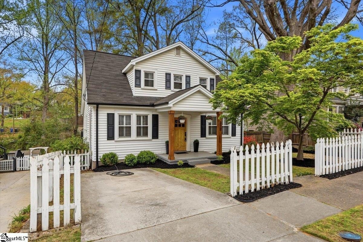 Single Family 3BR 2BA - 212 Briarcliff Drive, Greenville, SC