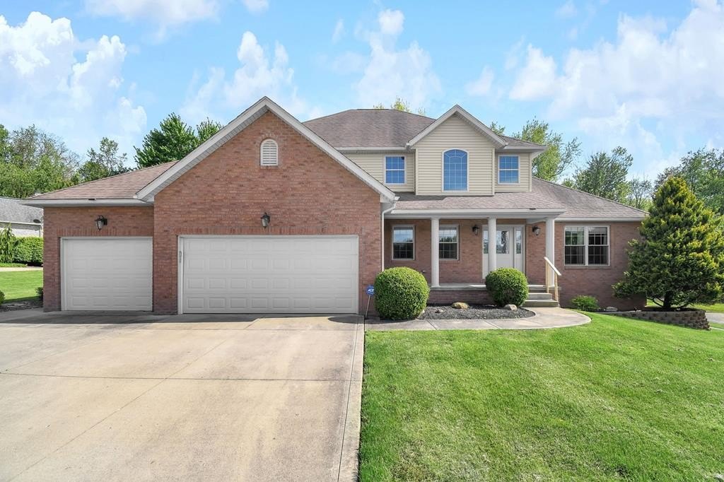 Single Family 4BR 4BA - 3821 Horizon Drive, Ontario, OH