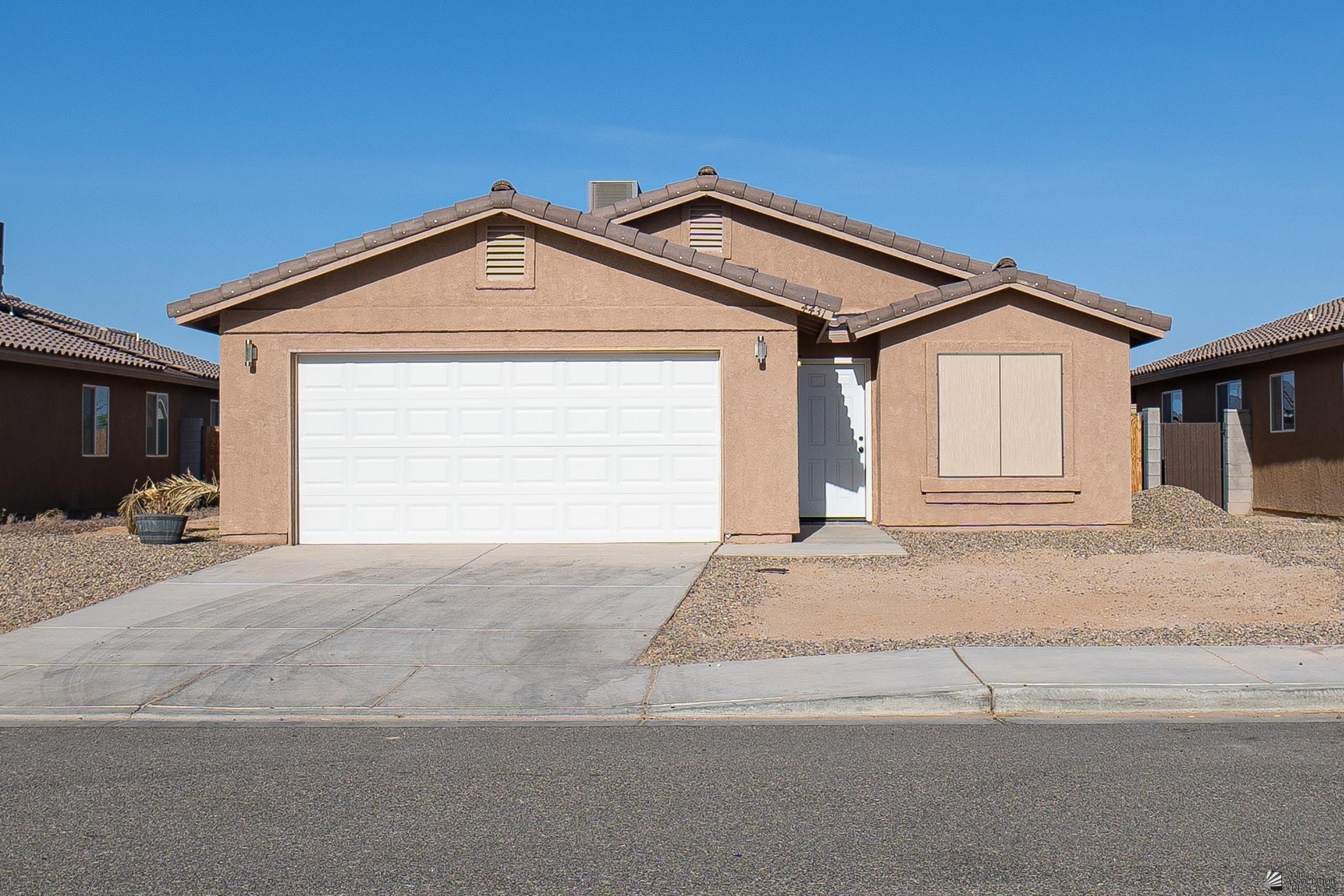 Single Family 3BR 2BA - 4431 S BUCKTHORN DR, Yuma, AZ