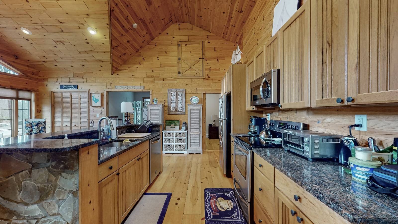 128 North Shore Dr  