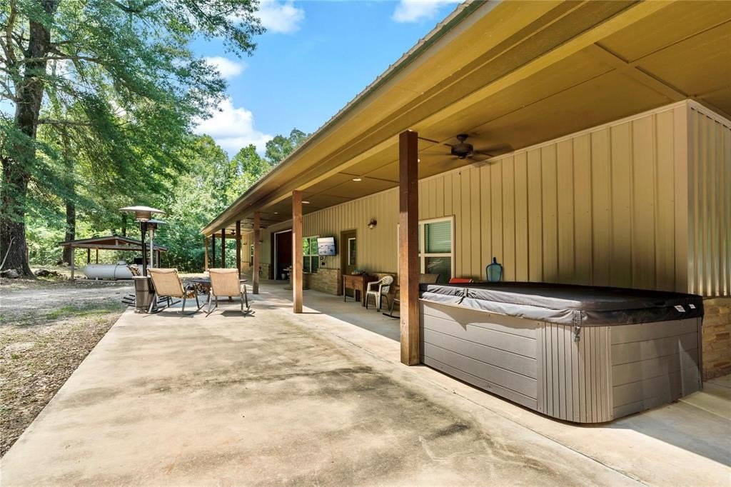 Single Family 3BR 3BA - 12025 FM 195, Bagwell, TX