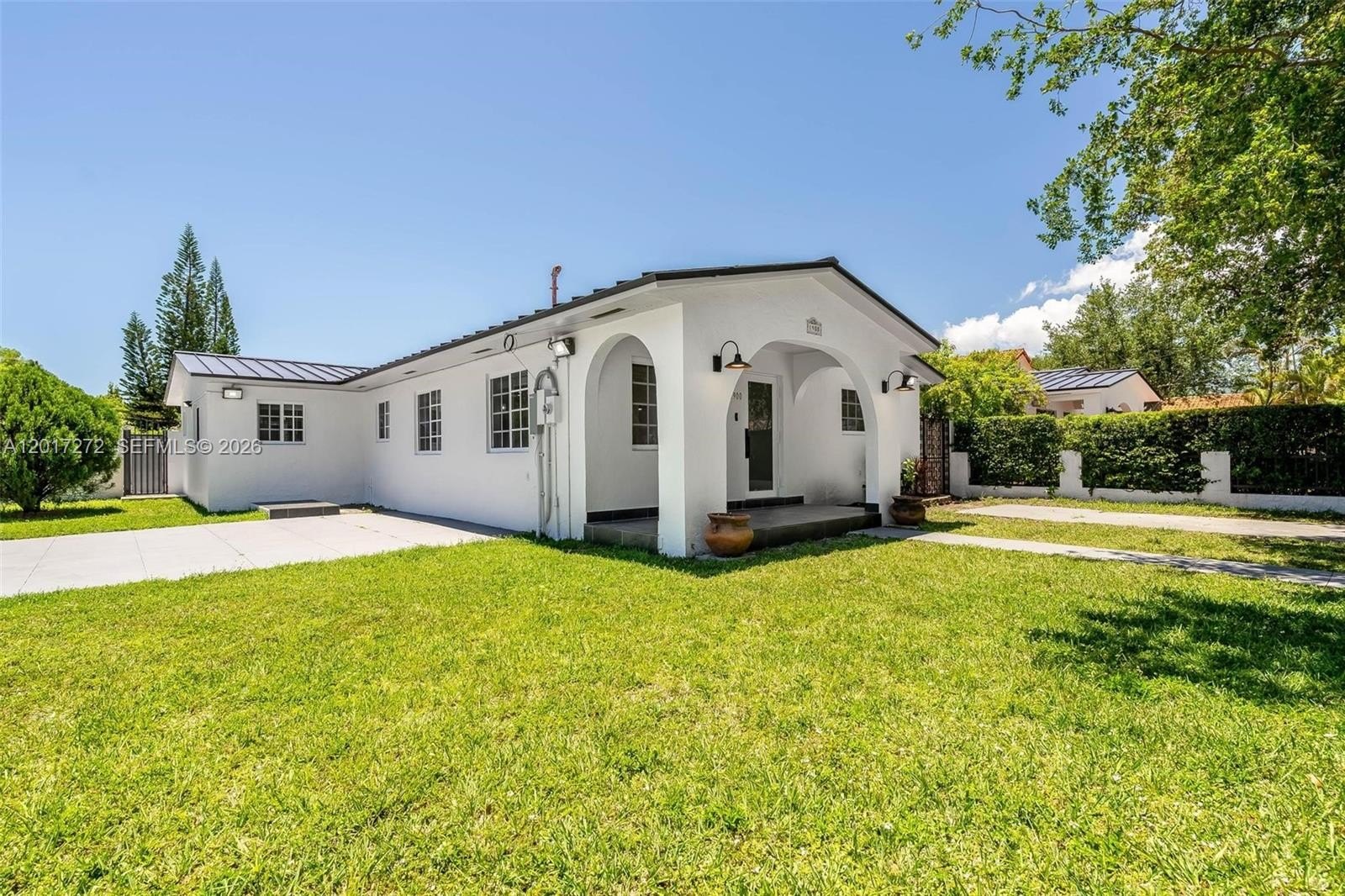 Single Family 4BR 3BA - 1900 SW 24th St, Miami, FL