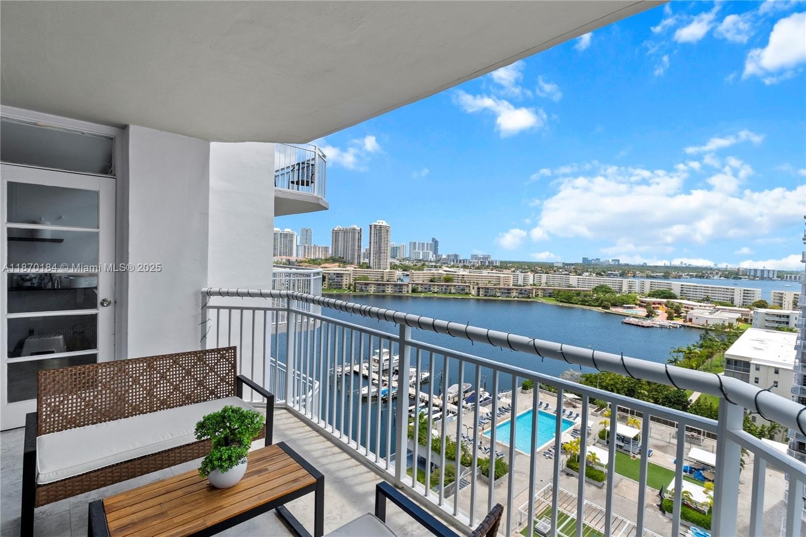 Condo 2BR 3BA - 18071 Biscayne Blvd, Aventura, FL