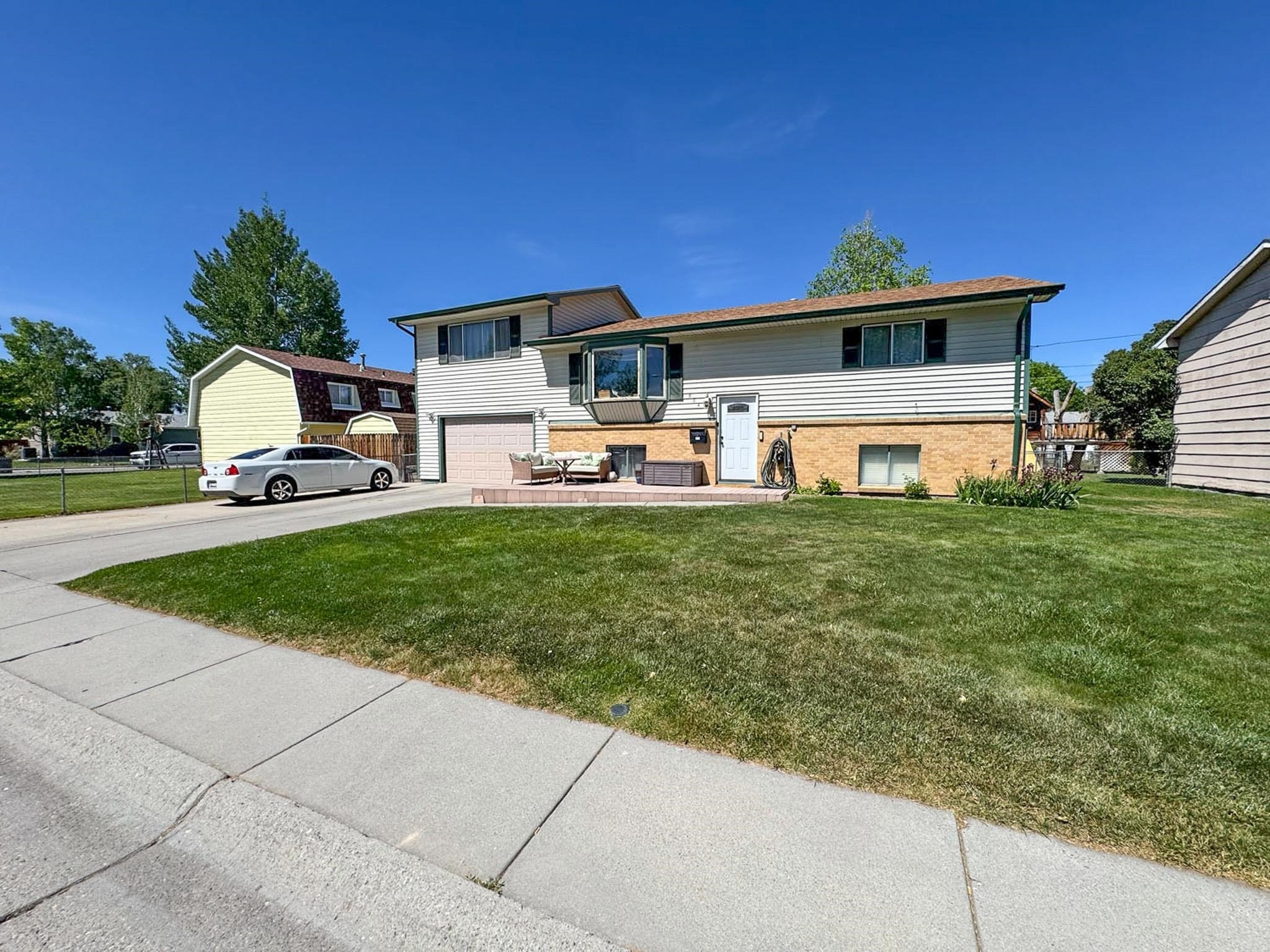 Single Family 4BR 2BA - 804 Cheryl Sue, Riverton, WY