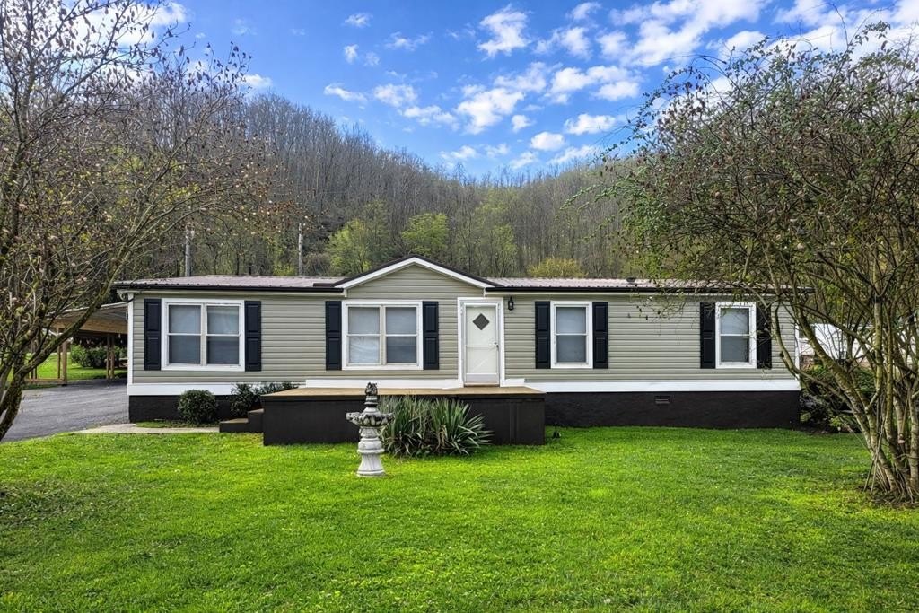 Single Family 3BR 2BA - 347 Patricks Drive, Pikeville, KY