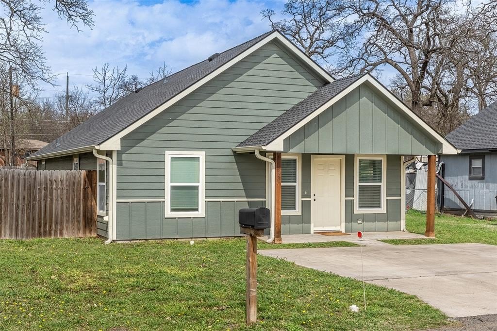 Single Family 3BR 2BA - 933 Rice Street, Denison, TX