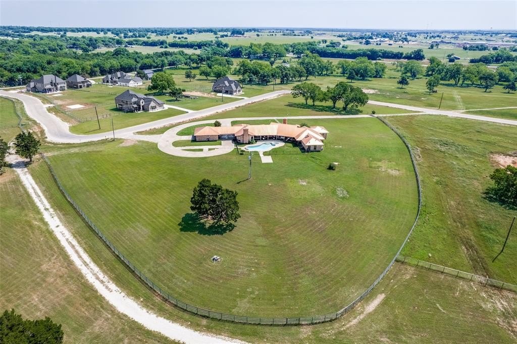 Single Family 4BR 4BA - 105 Sammi's Way, Whitesboro, TX