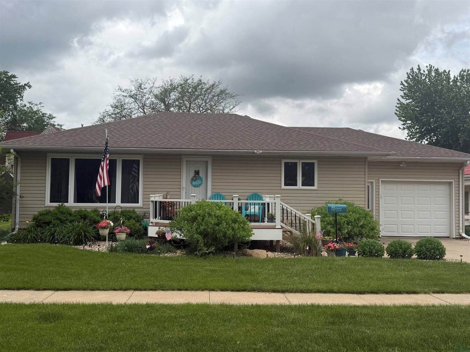 Single Family 5BR 2BA - 331 S 4th St, Akron, IA