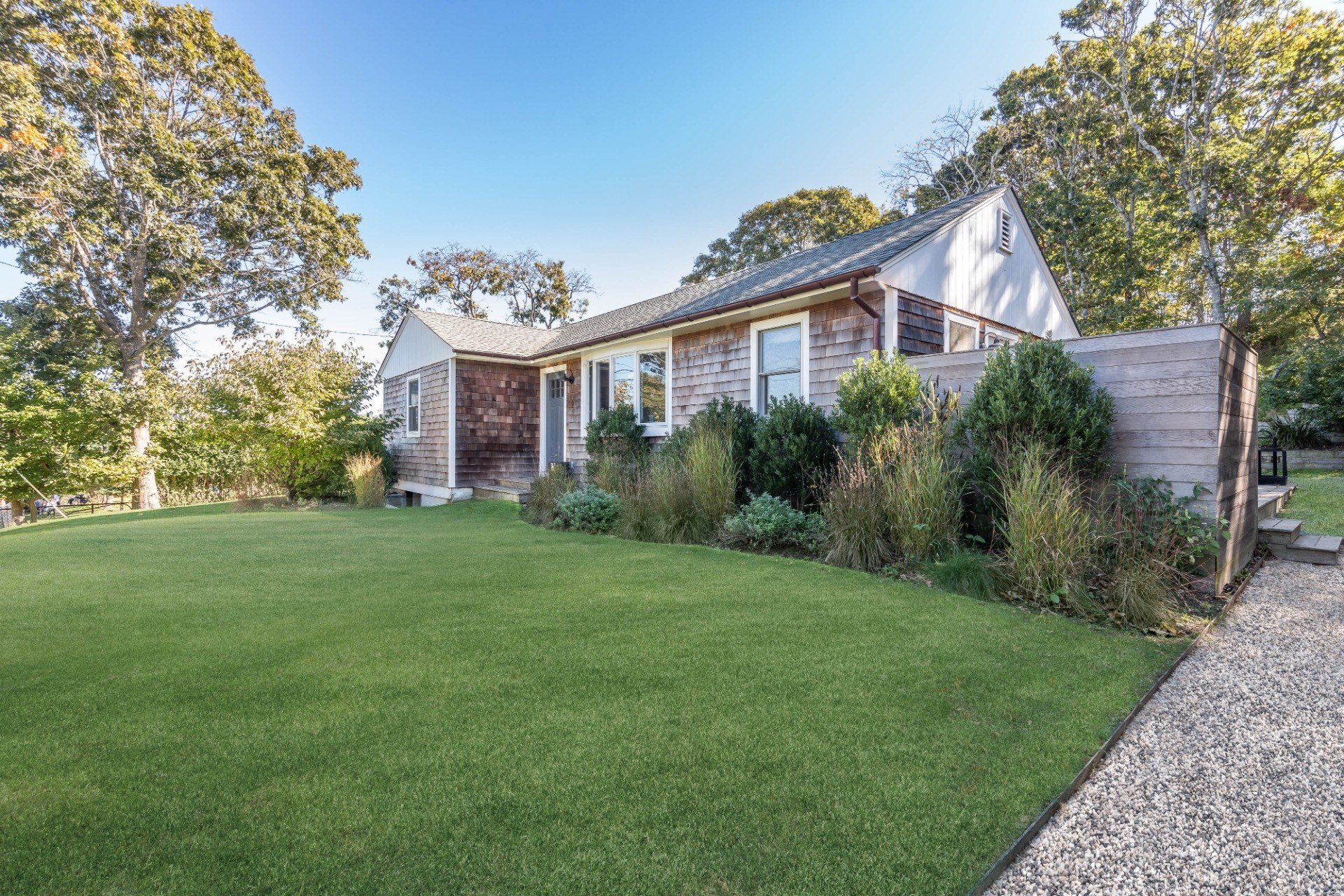 Single Family 2BR 2BA - 11 S Debusy Rd, Montauk, NY