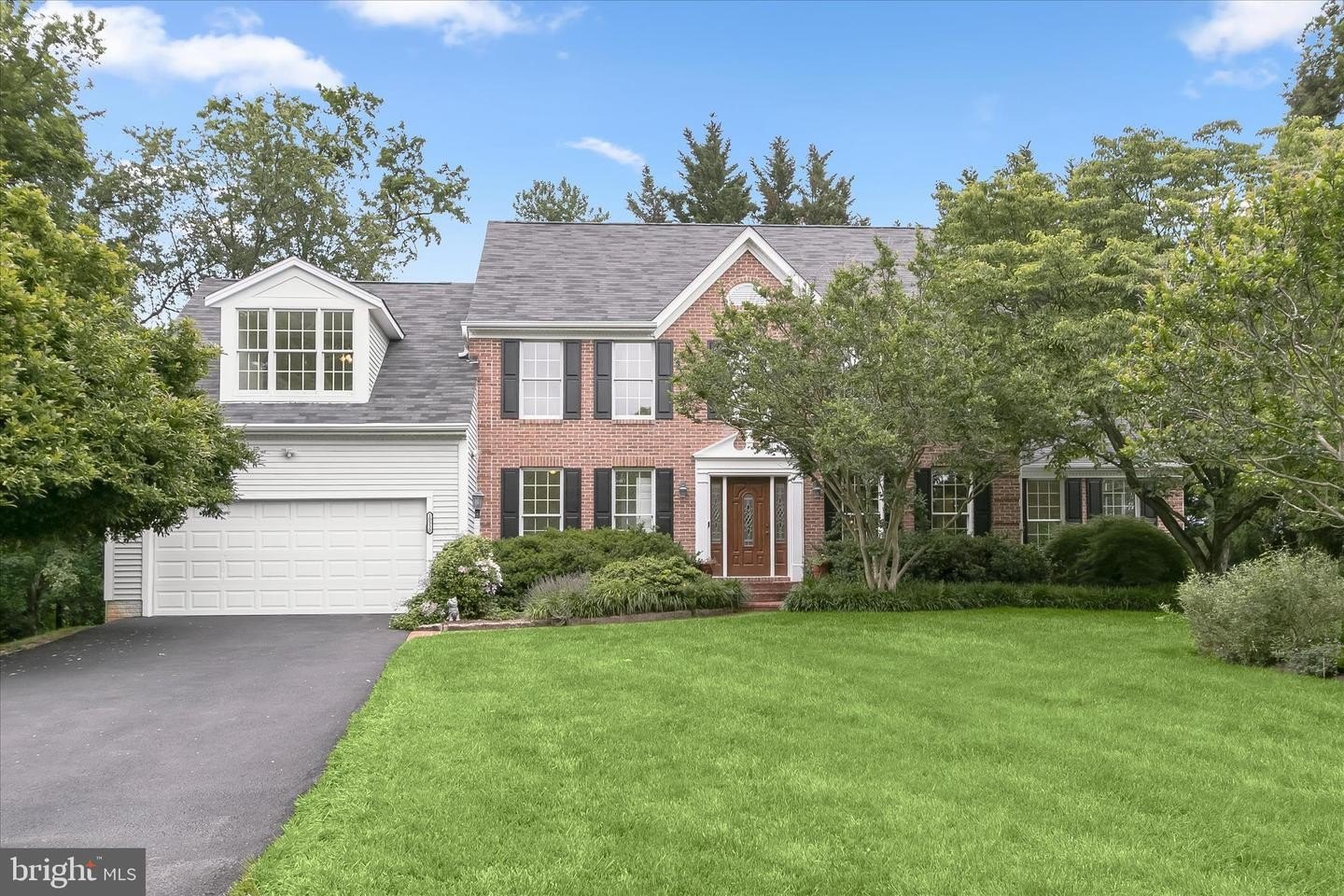 Single Family 4BR 3BA - 10330 BASSETT HALL CT, ELLICOTT CITY, MD