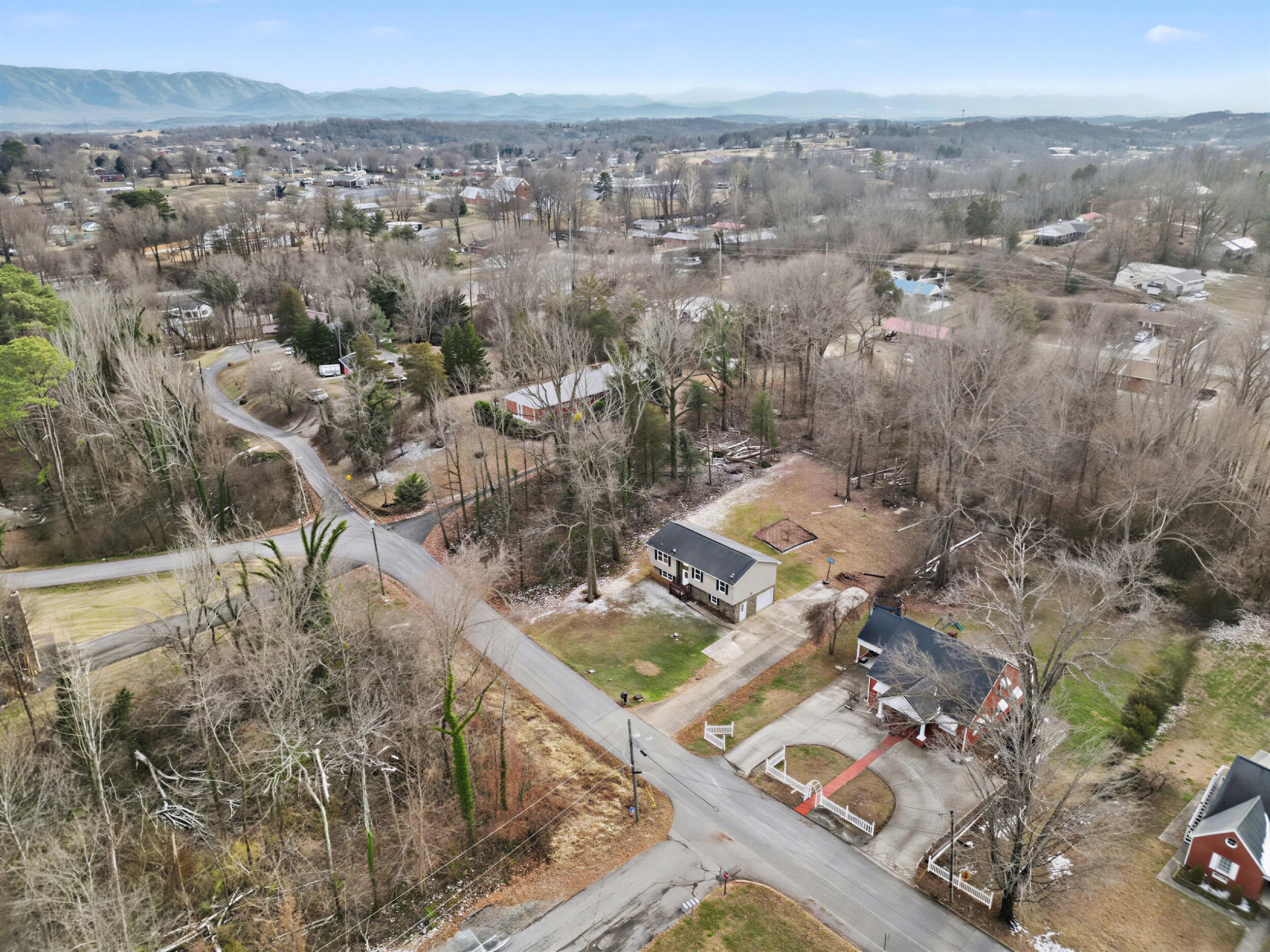 Single Family 3BR 3BA - 399 Hillcrest Drive, Greeneville, TN