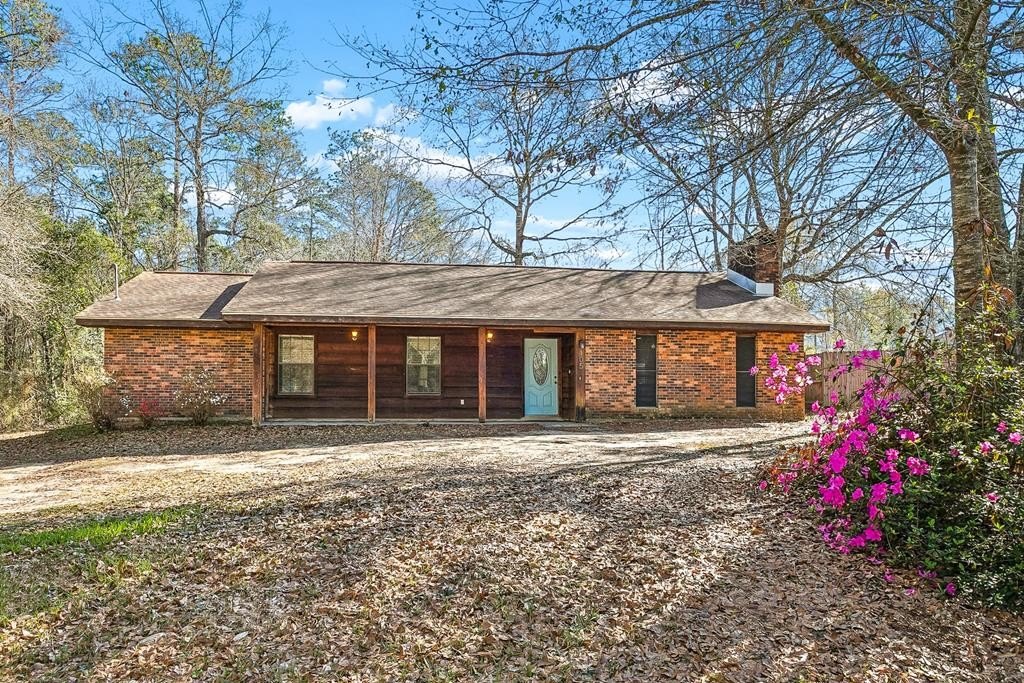 Single Family 3BR 2BA - 105 Brookhollow Dr, Carriere, MS