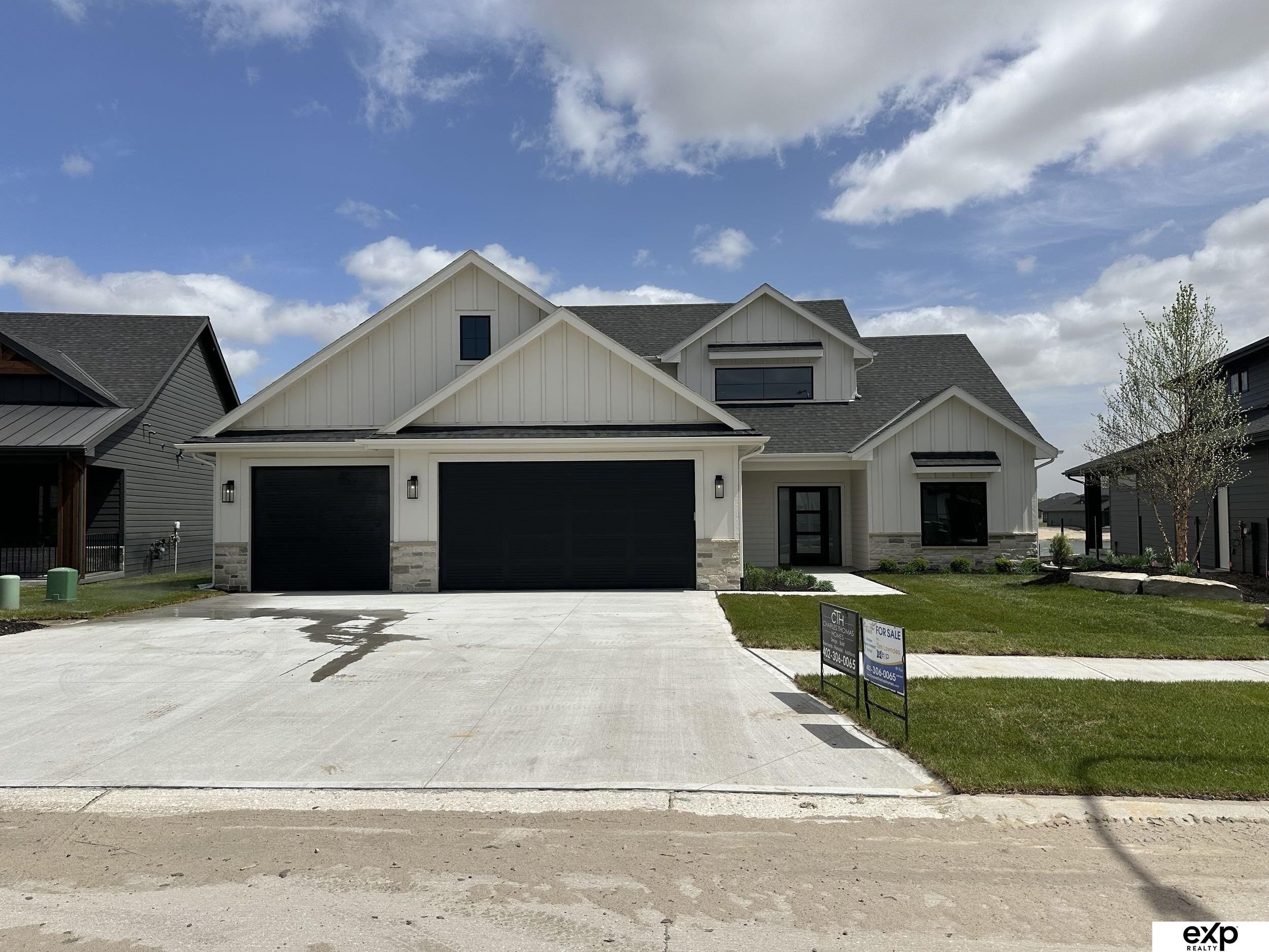 Single Family 3BR 3BA - 28574 Jessie Circle, Valley, NE