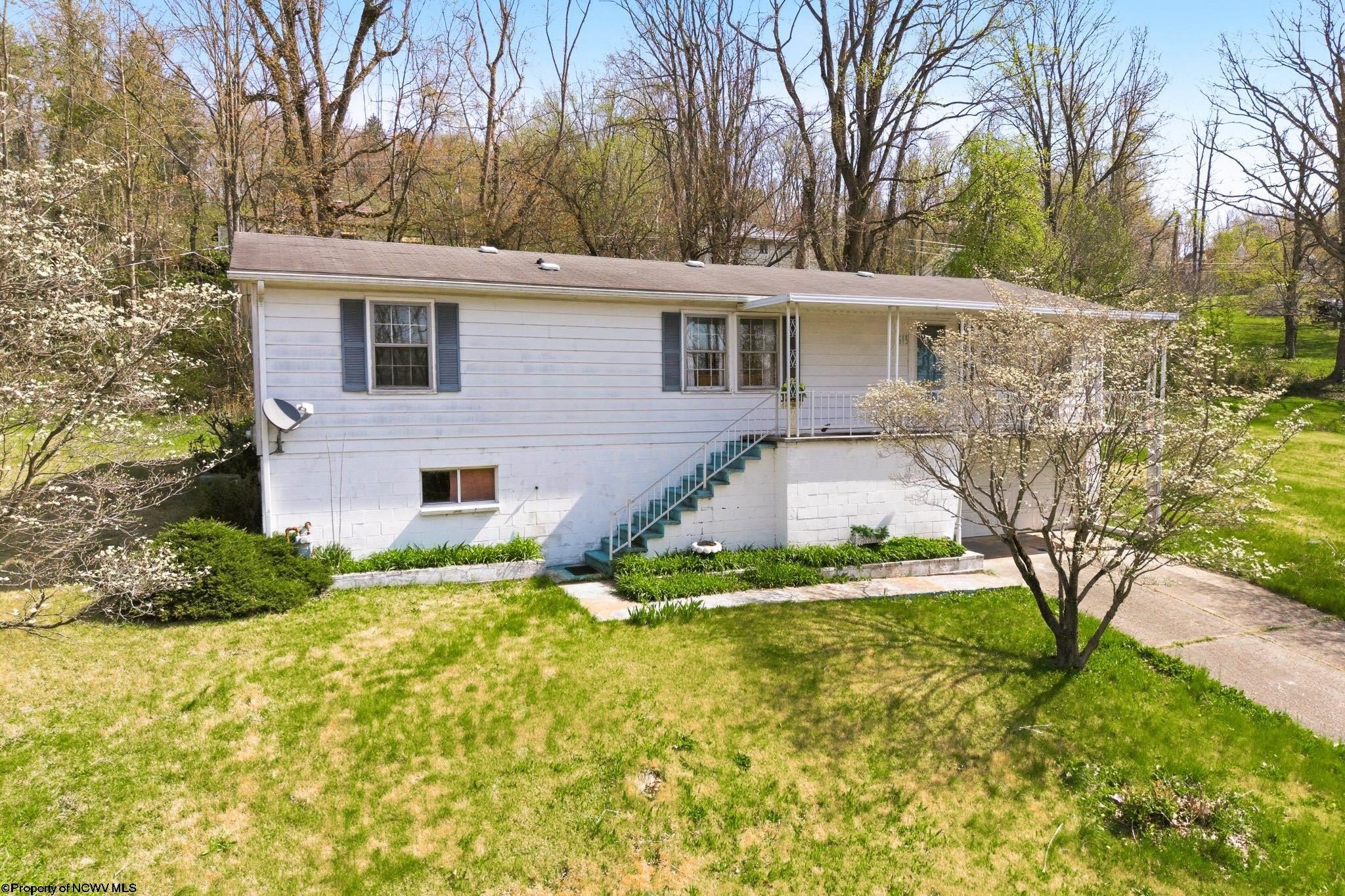 Single Family 3BR 2BA - 515 Suncrest Boulevard, Fairmont, WV