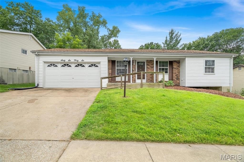 Single Family 3BR 2BA - 6646 Foothills Court, Florissant, MO