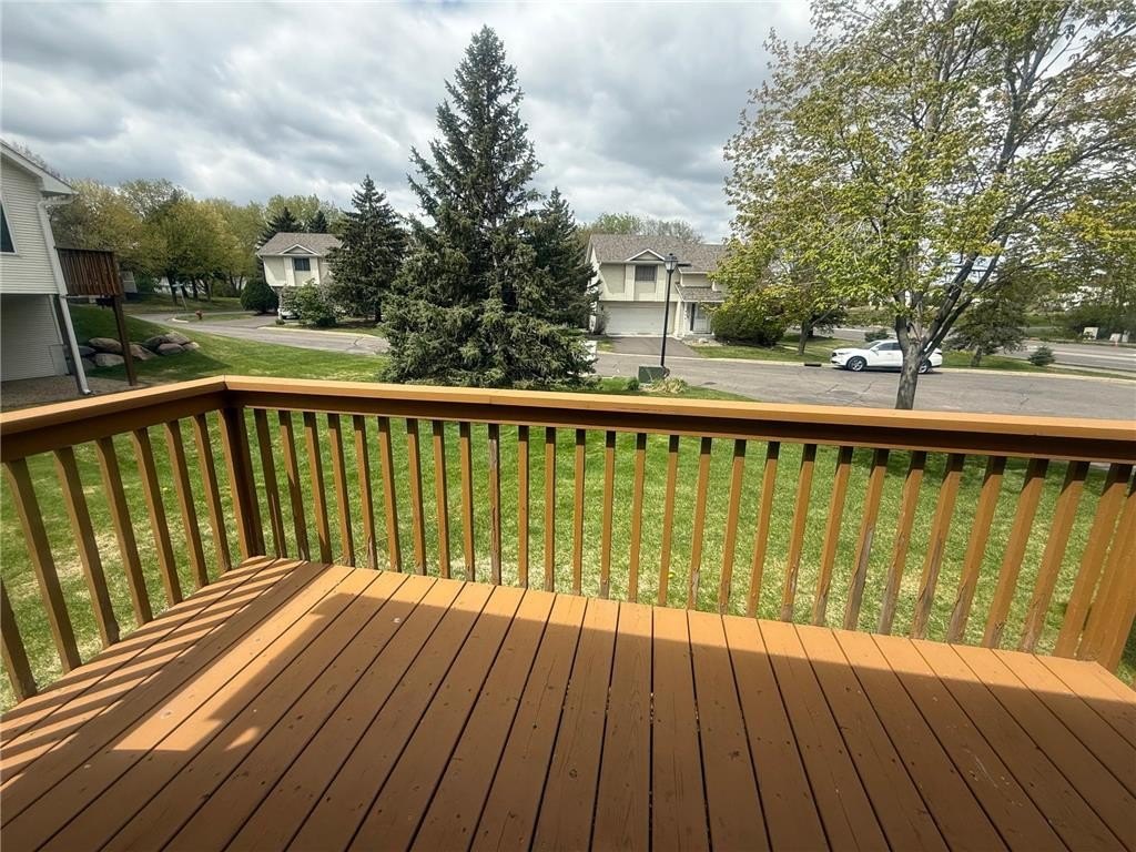 Single Family 4BR 3BA - 834 Wescott Square, Eagan, MN