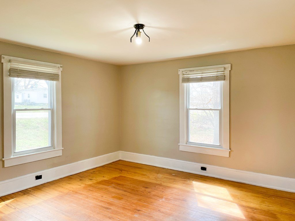 Single Family 3BR 2BA - 1016 Court St, Victoria, VA