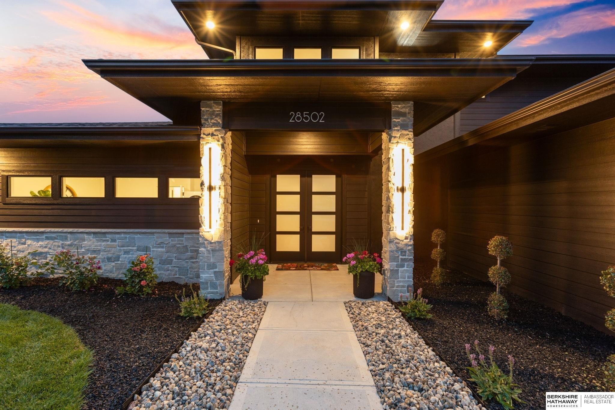 Single Family 4BR 4BA - 28502 Jessie Circle, Valley, NE