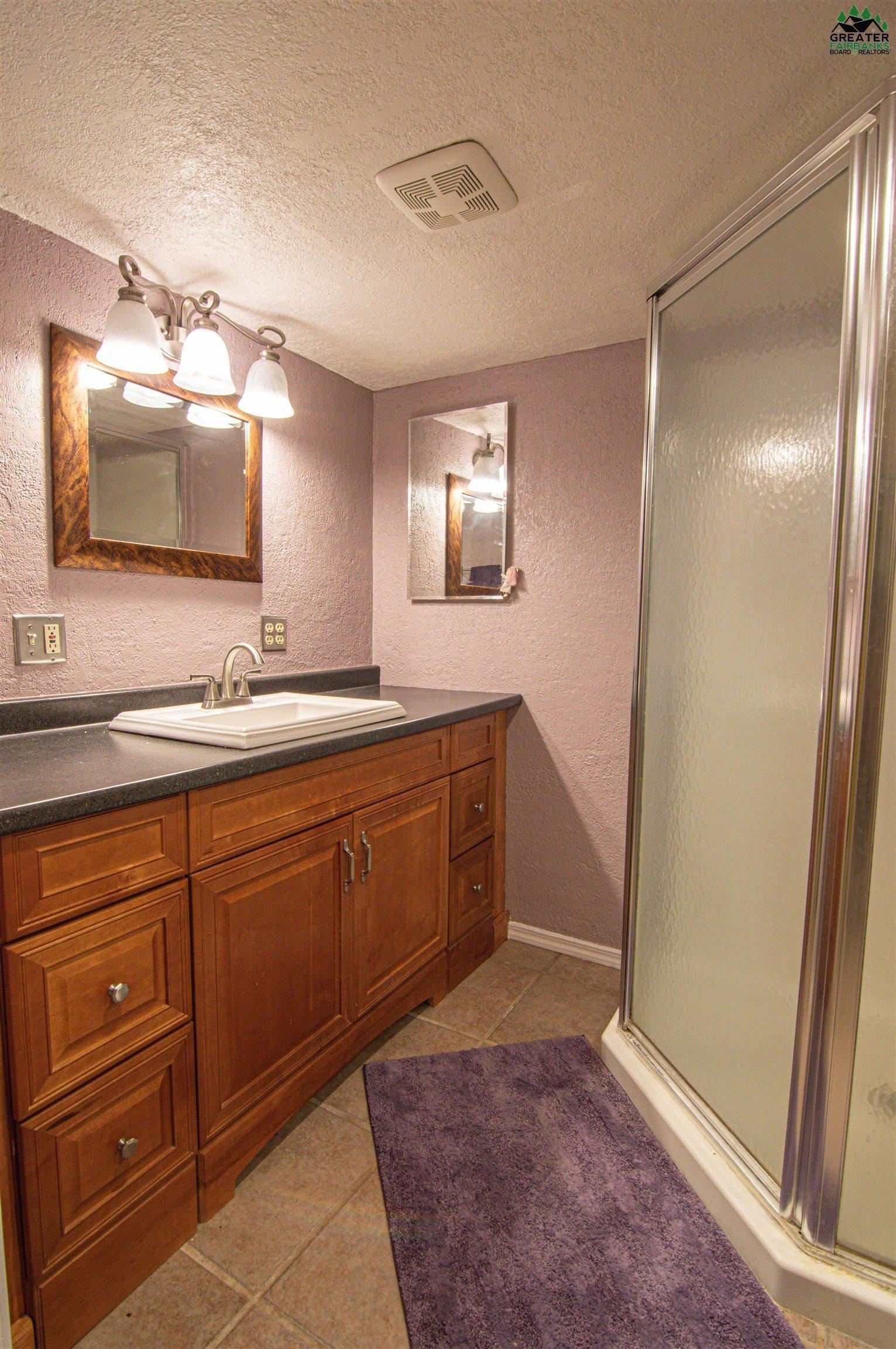Single Family 3BR 2BA - 2007 CENTRAL AVENUE, Fairbanks, AK