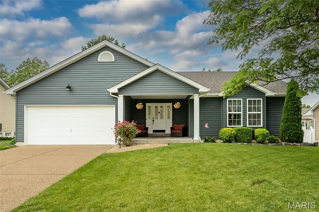 Single Family 3BR 3BA - 1865 Highgrove Drive, O'Fallon, MO
