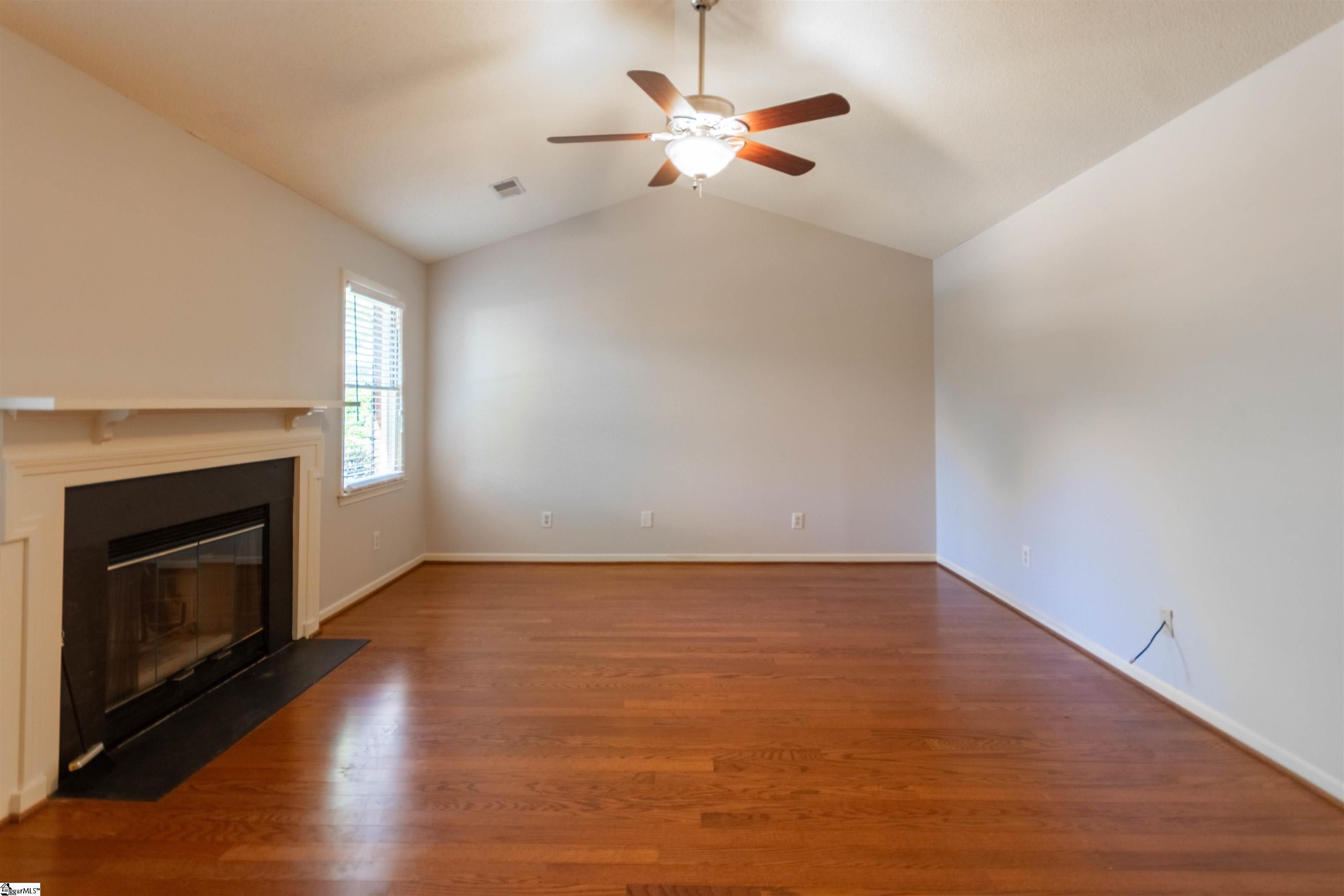 Single Family 3BR 2BA - 142 FAIROAKS Drive, Greenville, SC