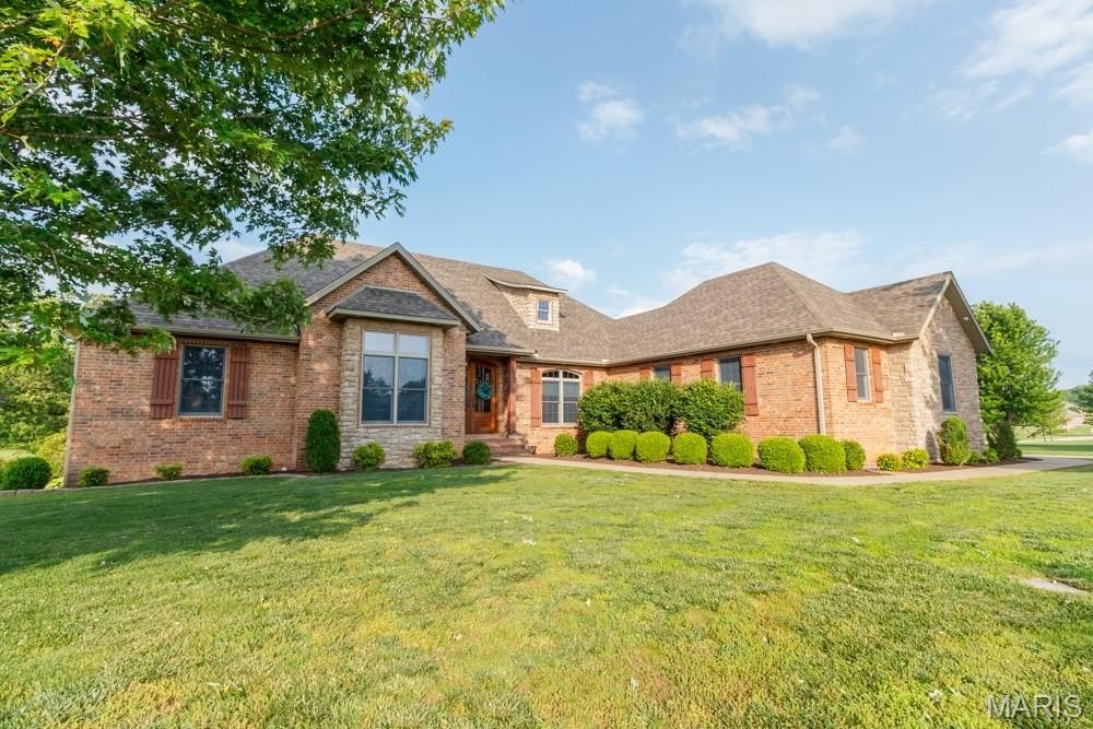 Single Family 5BR 4BA - 929 CASTLE ROCK AVE Avenue, Lebanon, MO