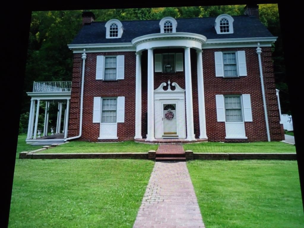 Single Family 4BR 4BA - 951 Riverside Drive, WELCH, WV