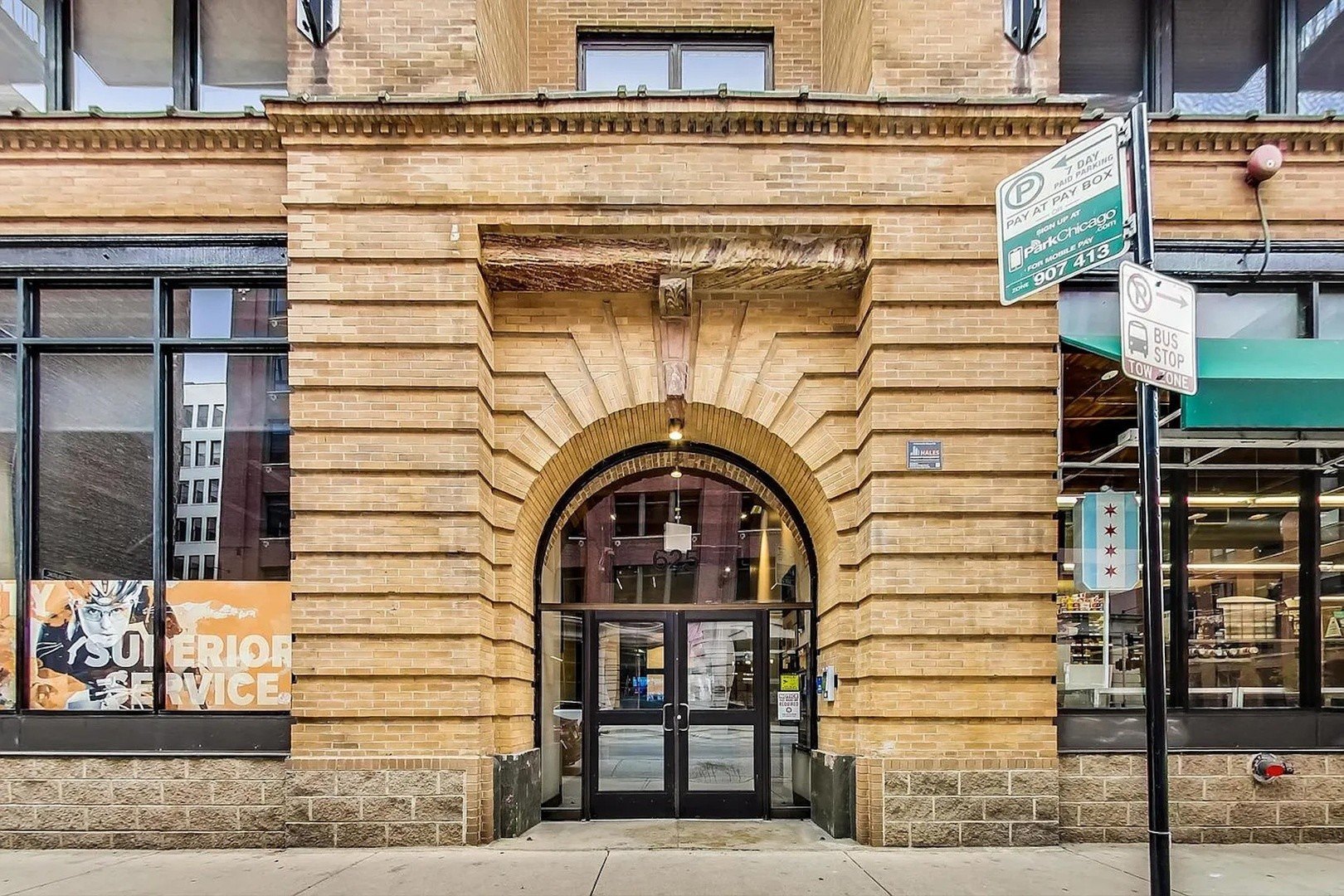 625 W Jackson Blvd  