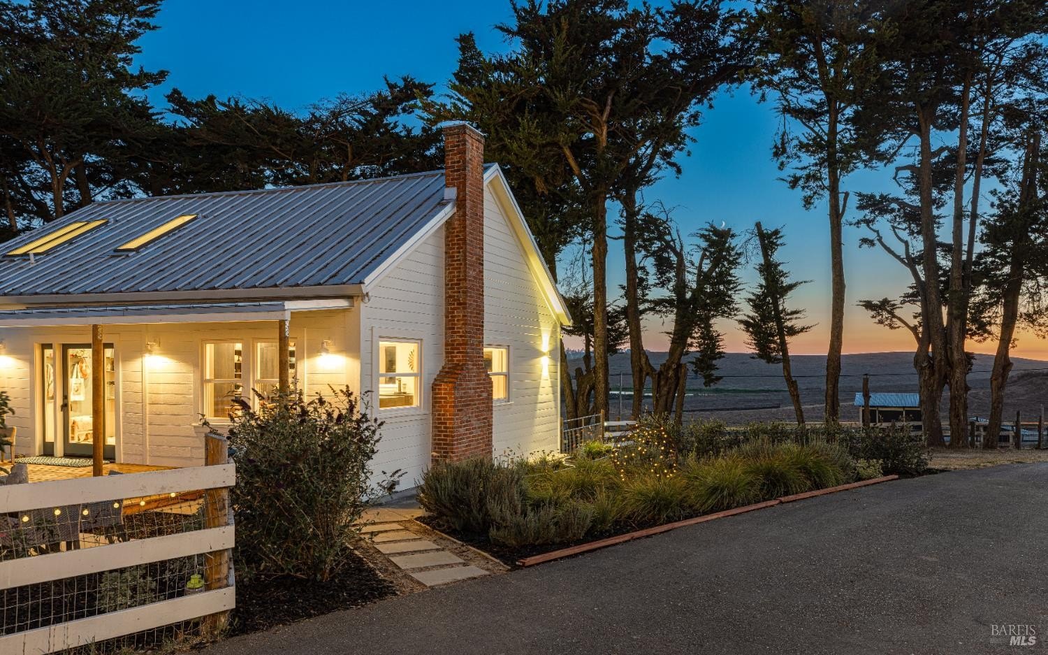 Single Family 3BR 3BA - 3150 Pepper Road, Petaluma, CA