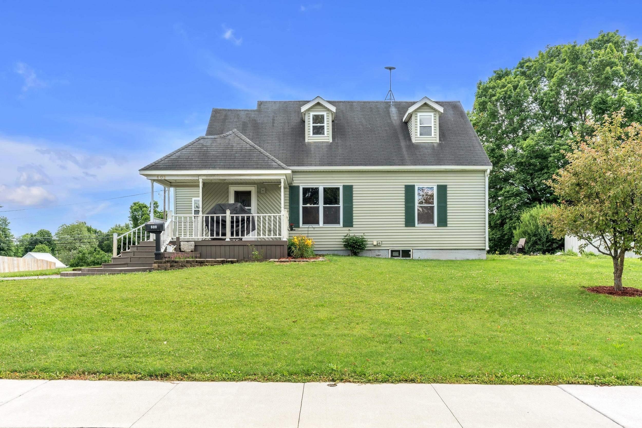 Single Family 2BR 1BA - 608 E Hazel Street, Albion, IN