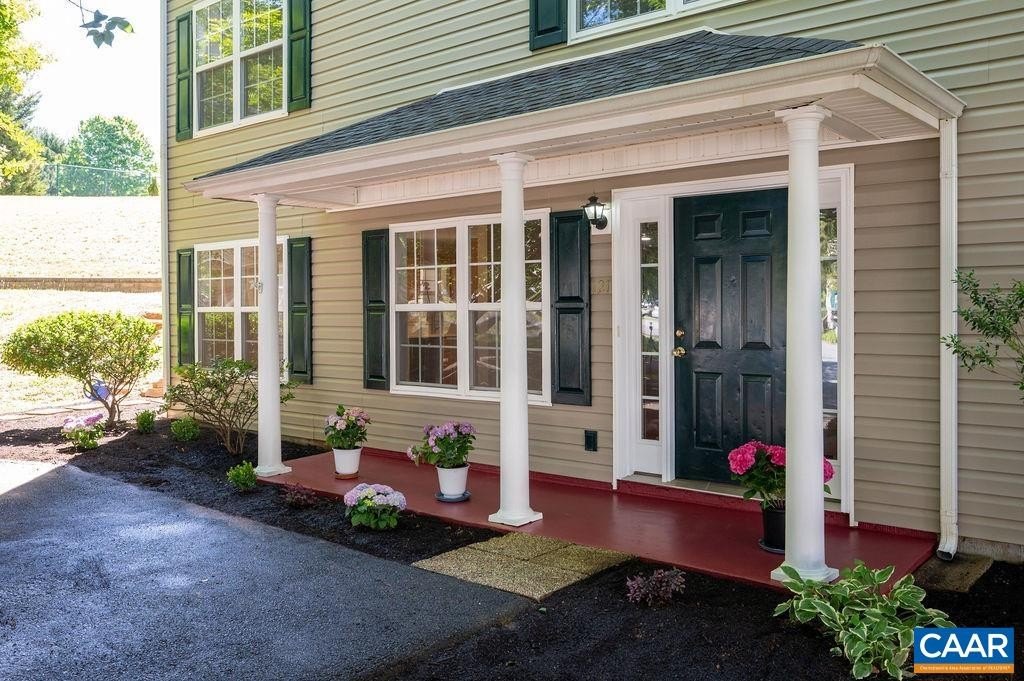 Single Family 3BR 3BA - 121 SUNDROPS CT, CHARLOTTESVILLE, VA