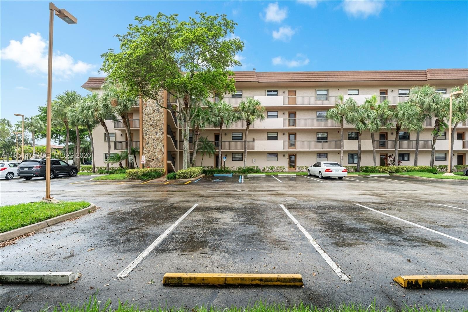 Condo 2BR 2BA - 4960 E Sabal Palm Blvd, Tamarac, FL
