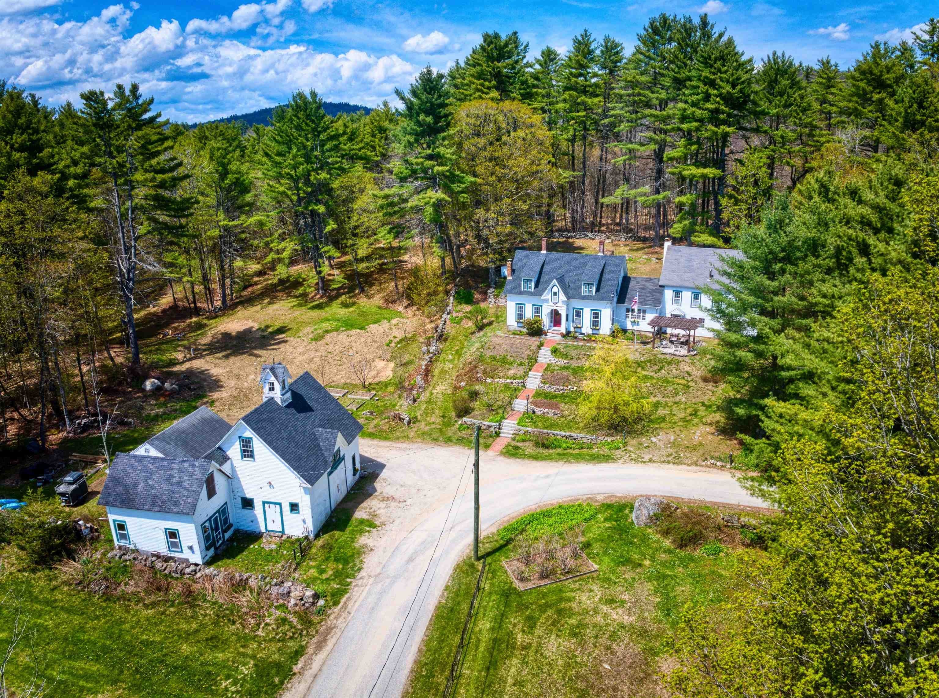 Single Family 4BR 5BA - 14 Grist Mill Street, Sutton, NH