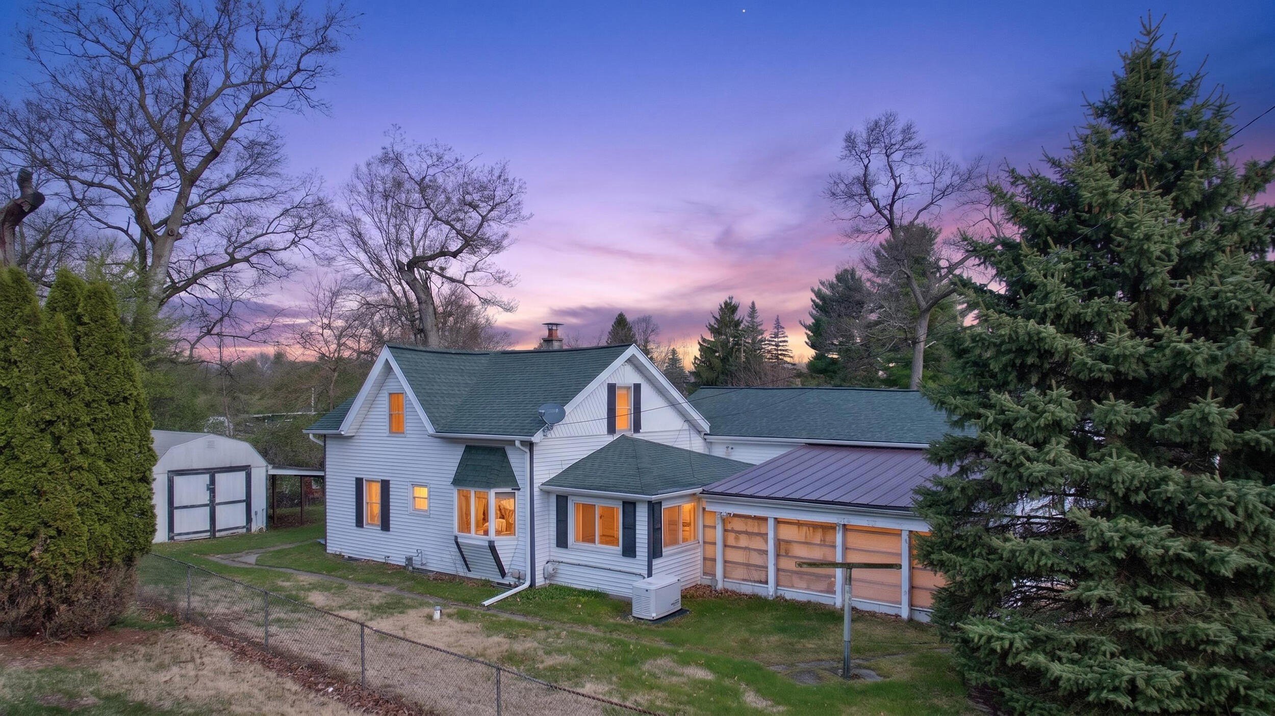 Single Family 3BR 2BA - 325 Ackerson Lake Drive, Jackson, MI