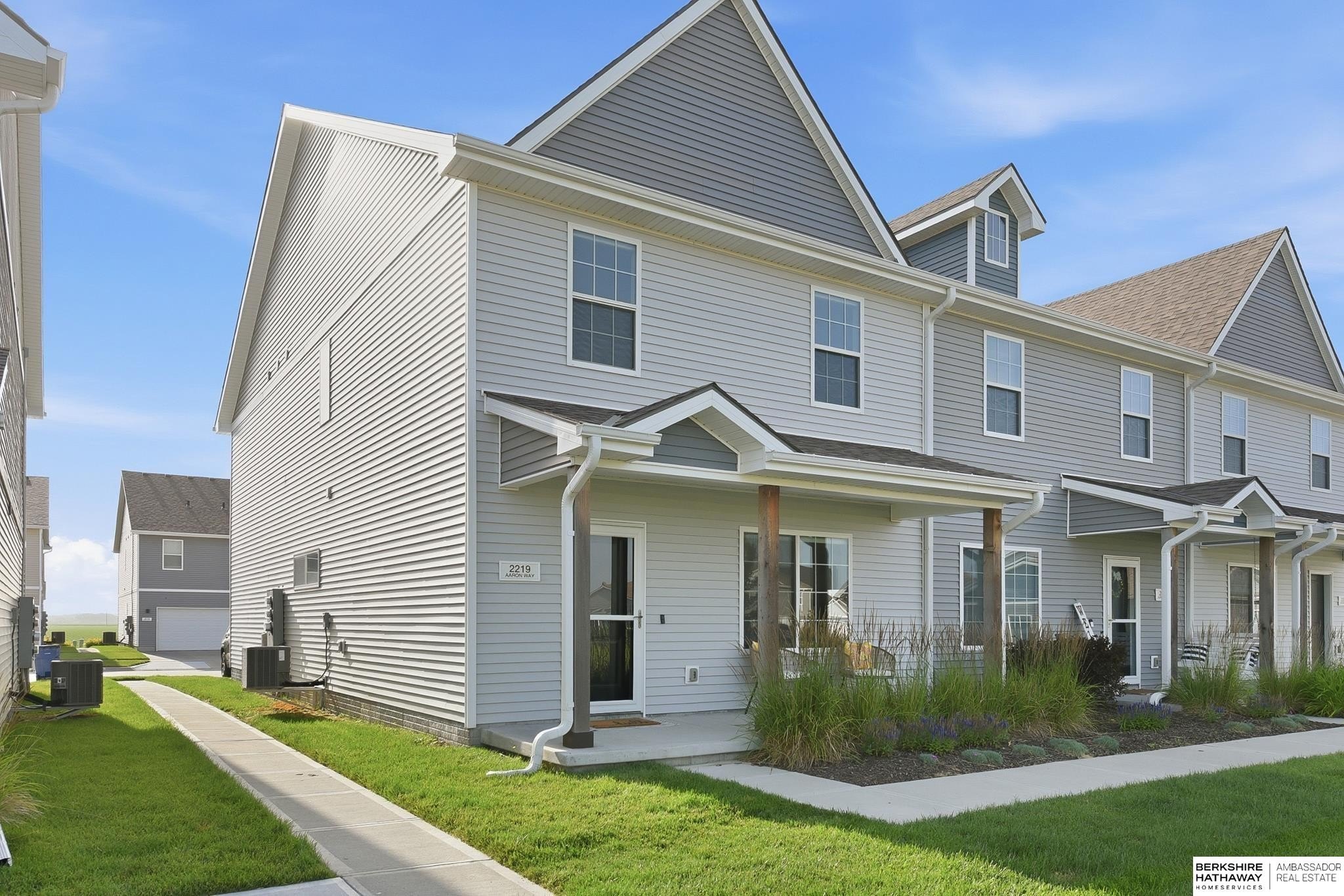 Single Family 3BR 3BA - 2219 N Aaron Way, Fremont, NE